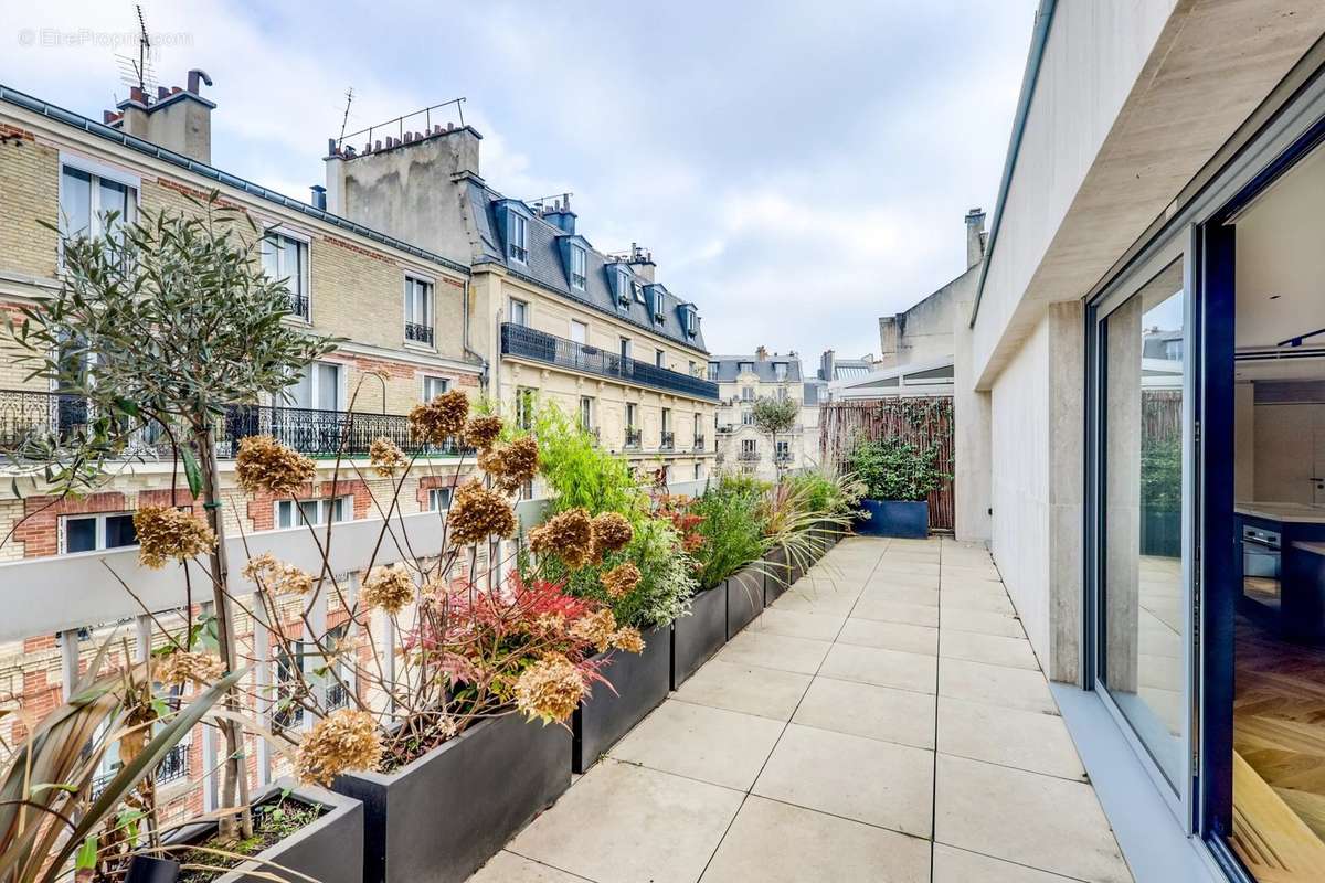 Appartement à PARIS-7E