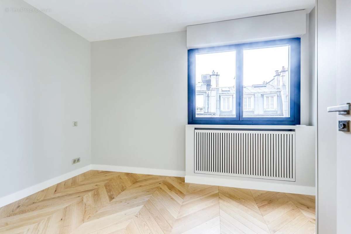 Appartement à PARIS-7E