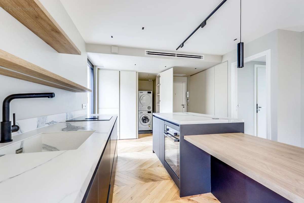 Appartement à PARIS-7E