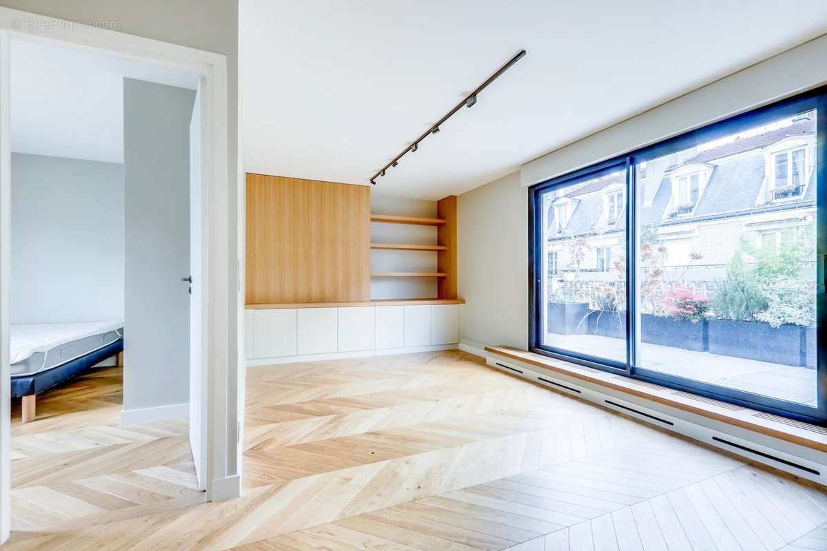 Appartement à PARIS-7E