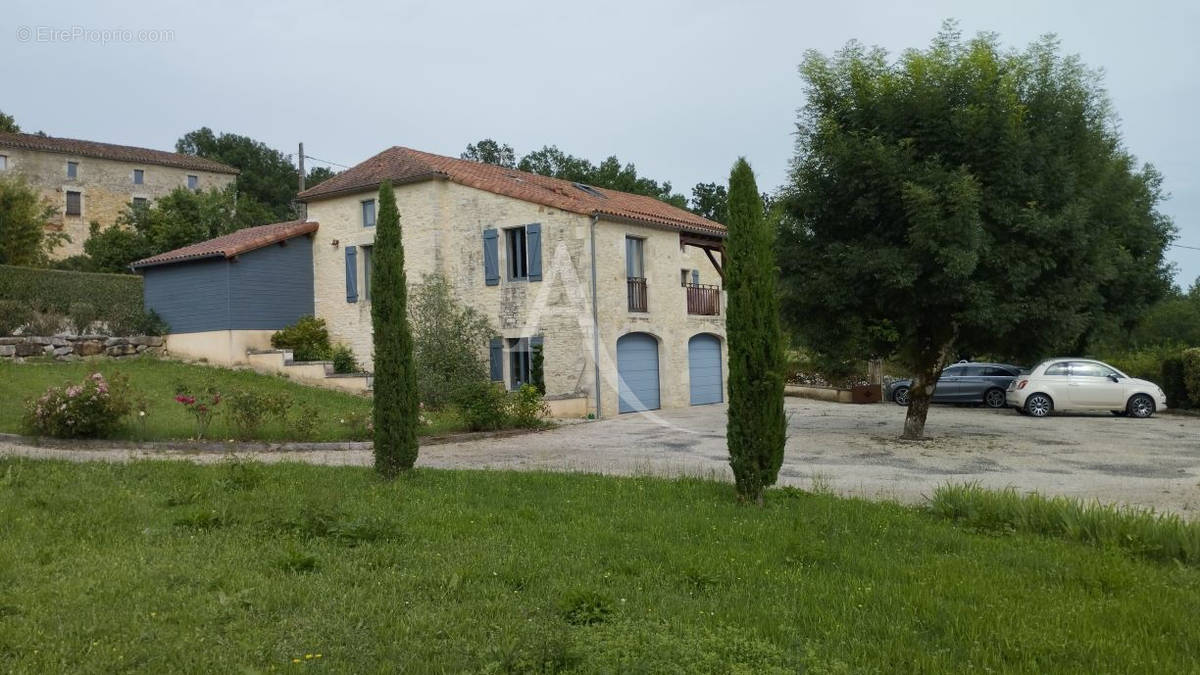 Maison à LES JUNIES