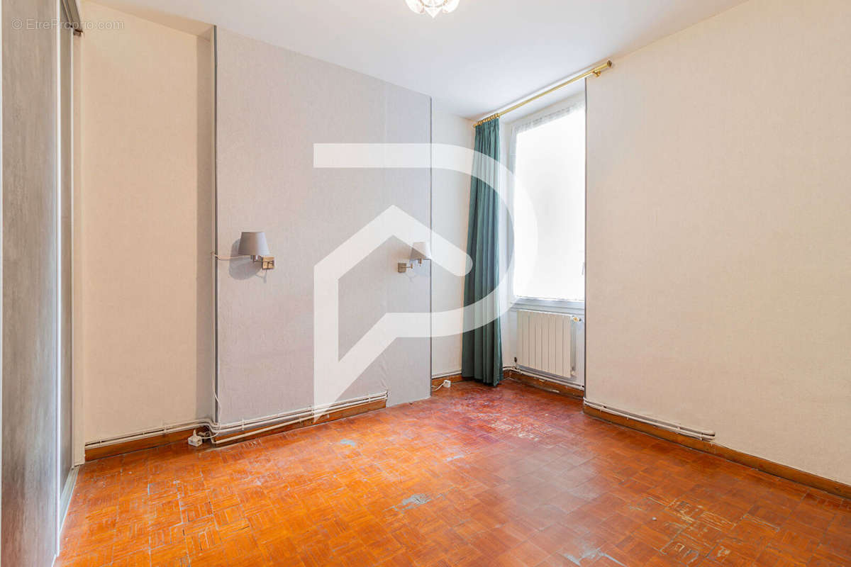 Appartement à MARSEILLE-2E