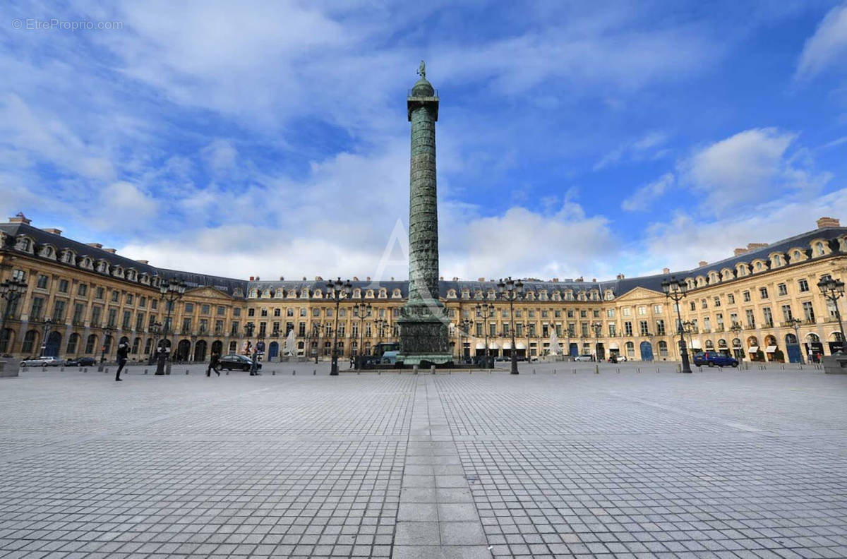 Parking à PARIS-1E