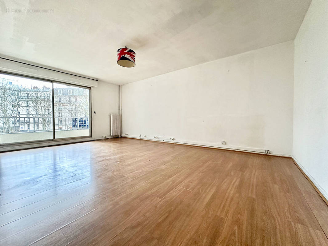 Appartement à PARIS-19E