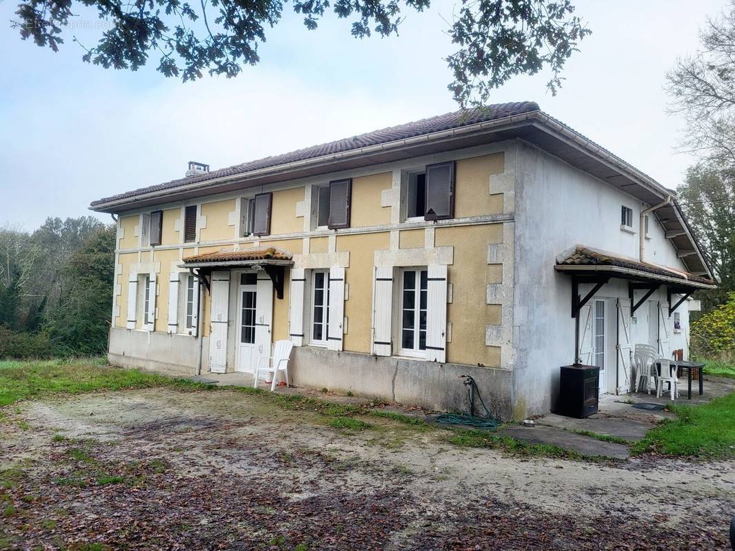 Maison à COURPIGNAC