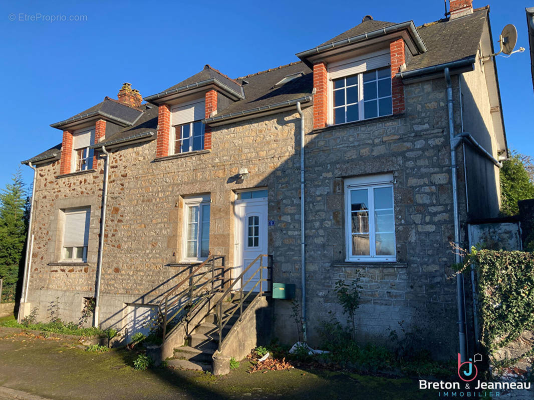 Maison à VILLAINES-LA-JUHEL