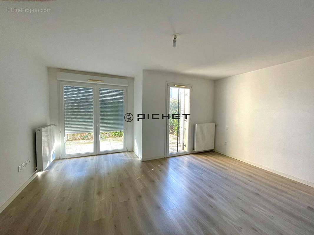 Appartement à BREUILLET