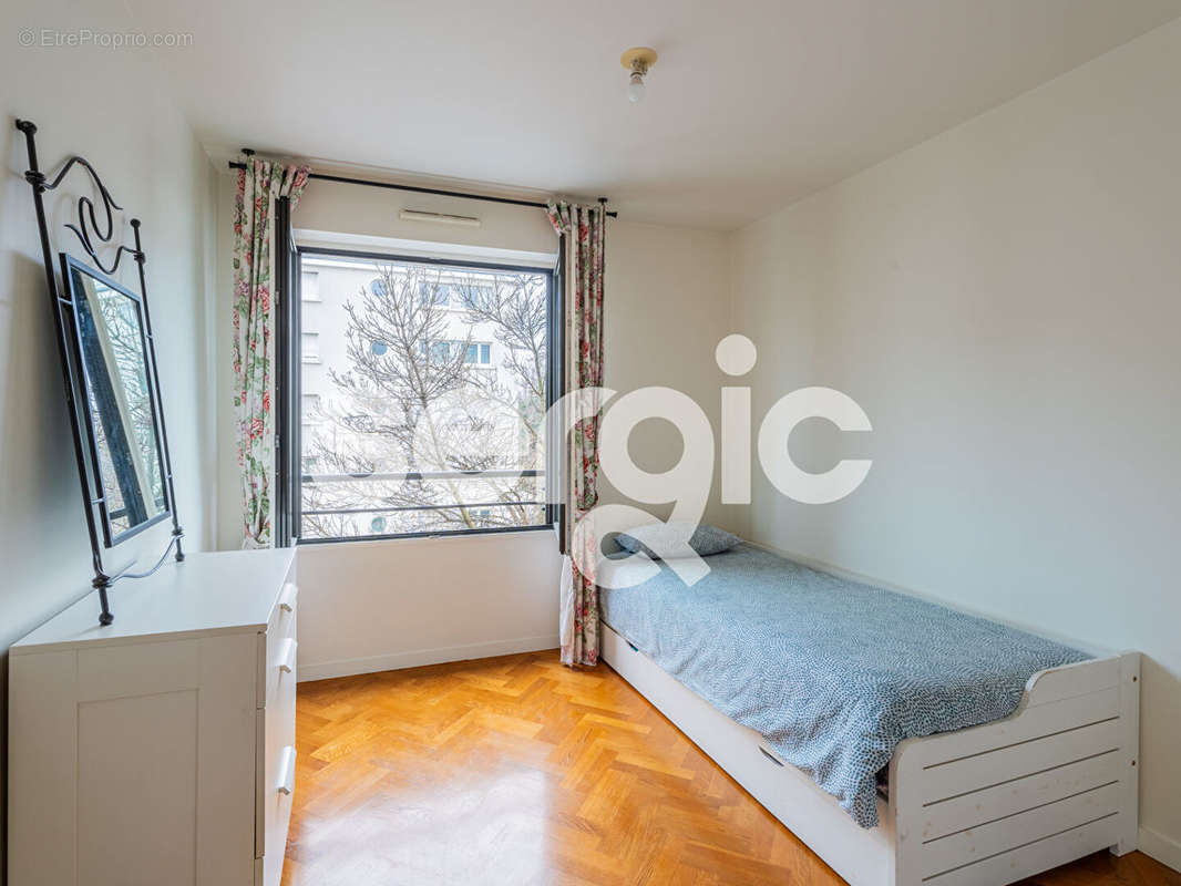 Appartement à ISSY-LES-MOULINEAUX