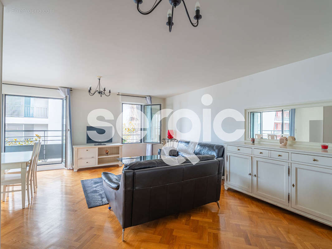 Appartement à ISSY-LES-MOULINEAUX