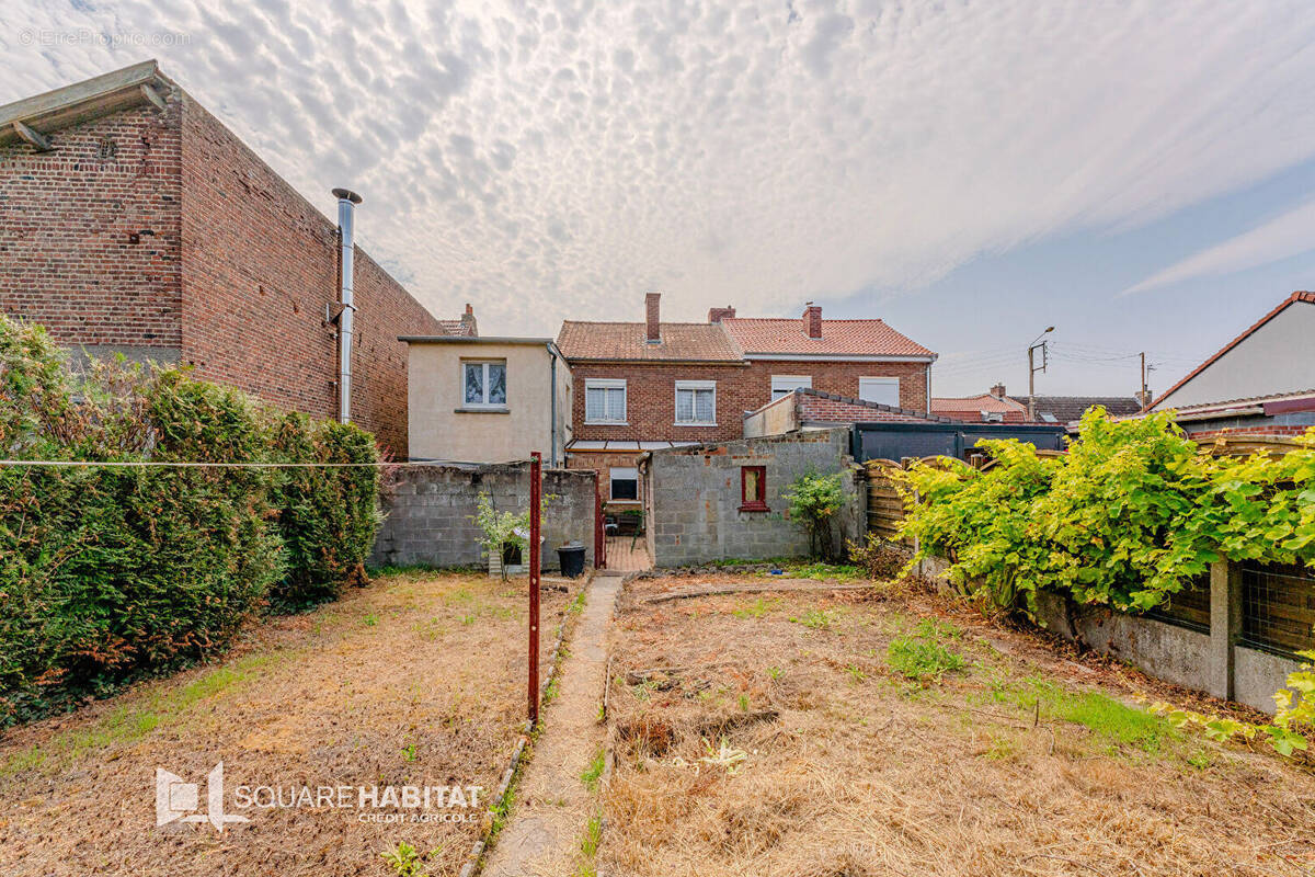 Maison à ANGRES