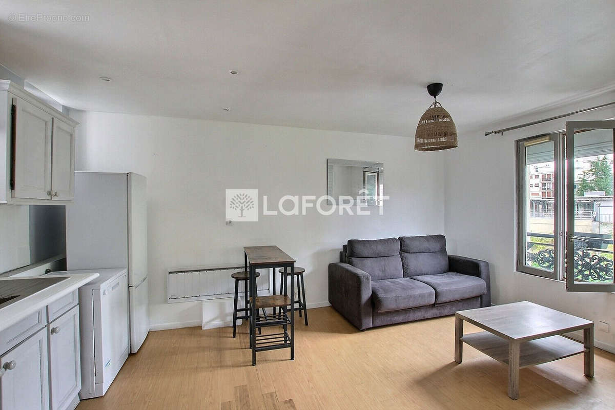 Appartement à COURBEVOIE