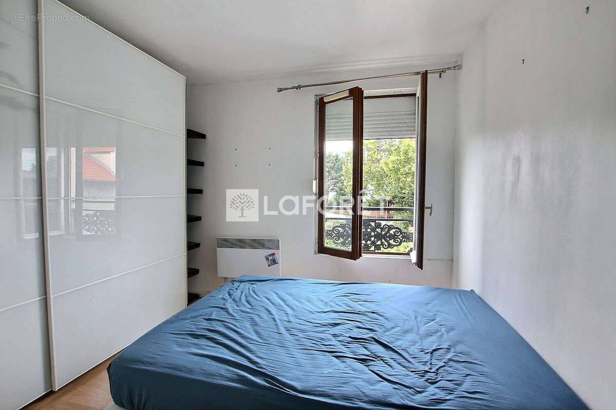 Appartement à COURBEVOIE