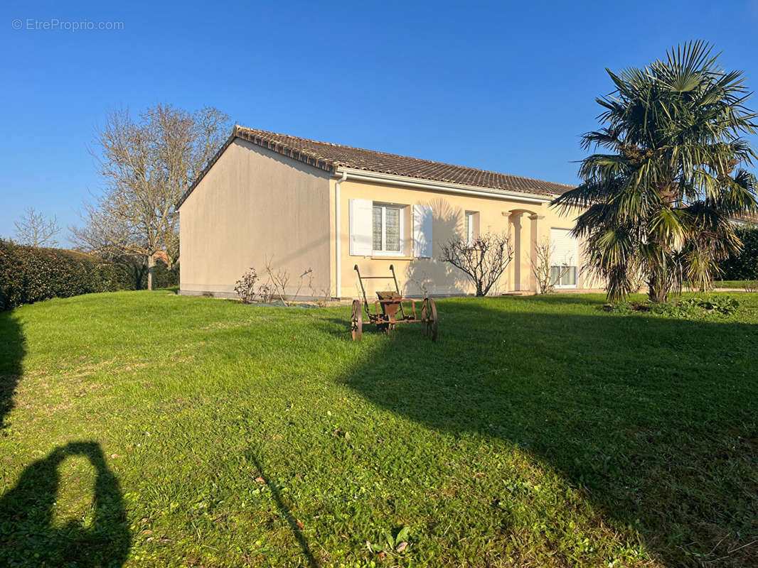 Maison à LA VILLEDIEU-DU-CLAIN