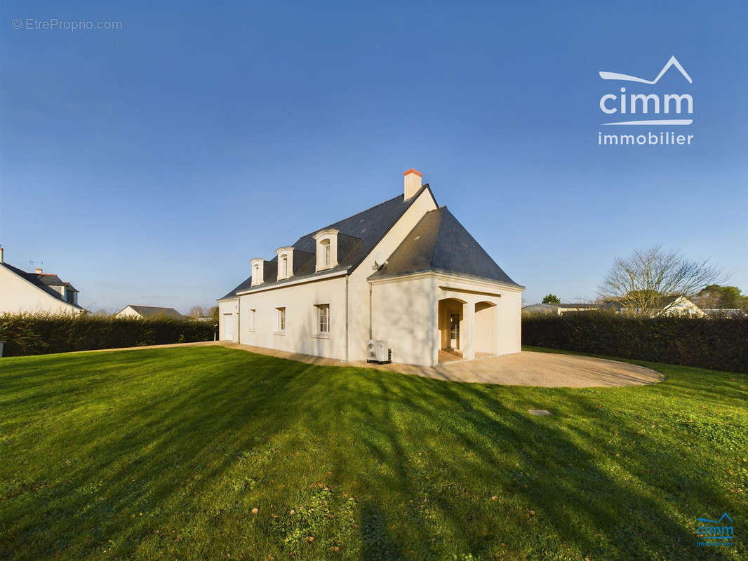 Maison à LONGUE-JUMELLES