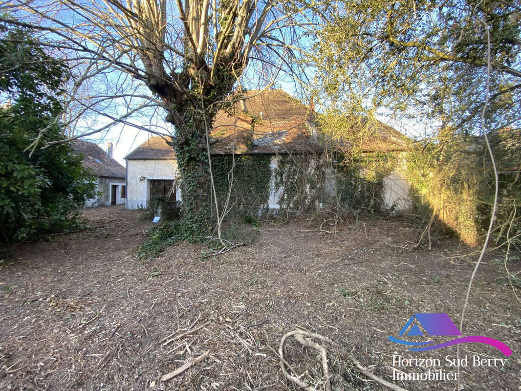 Vue du jardin - Maison à LE CHATELET