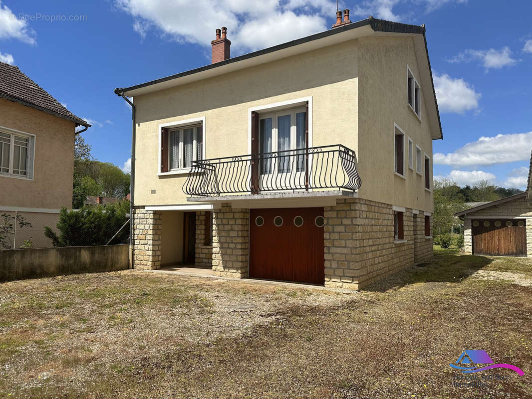 Façade avant  - Maison à ORVAL