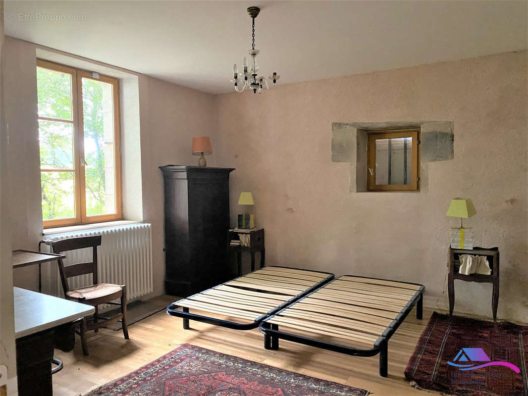 Chambre 1 - Maison à LE CHATELET