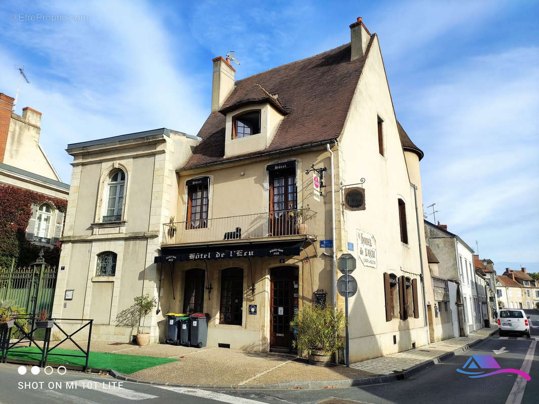 Maison à SAINT-AMAND-MONTROND