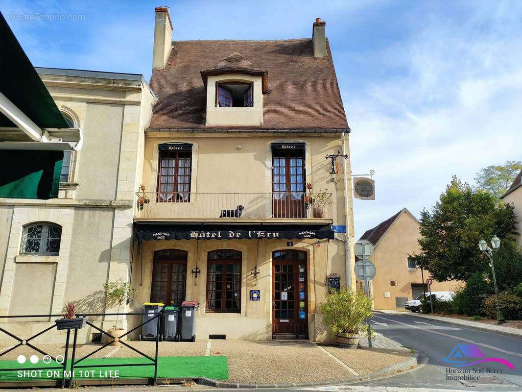 Maison à SAINT-AMAND-MONTROND