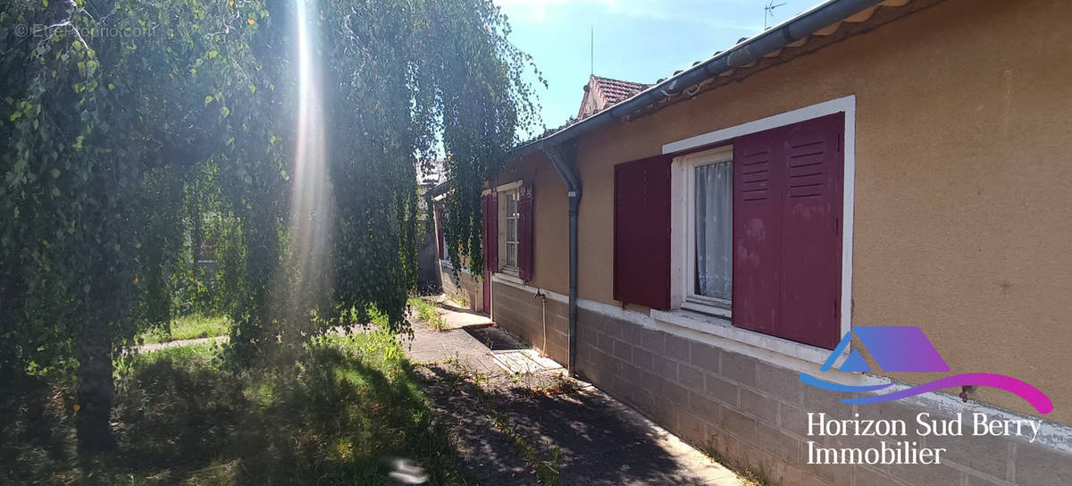 Façade avant - Maison à LA CHATRE