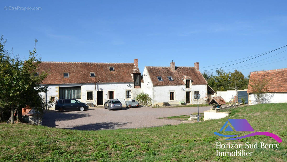 Façade avant de la propriété - Maison à LE CHATELET