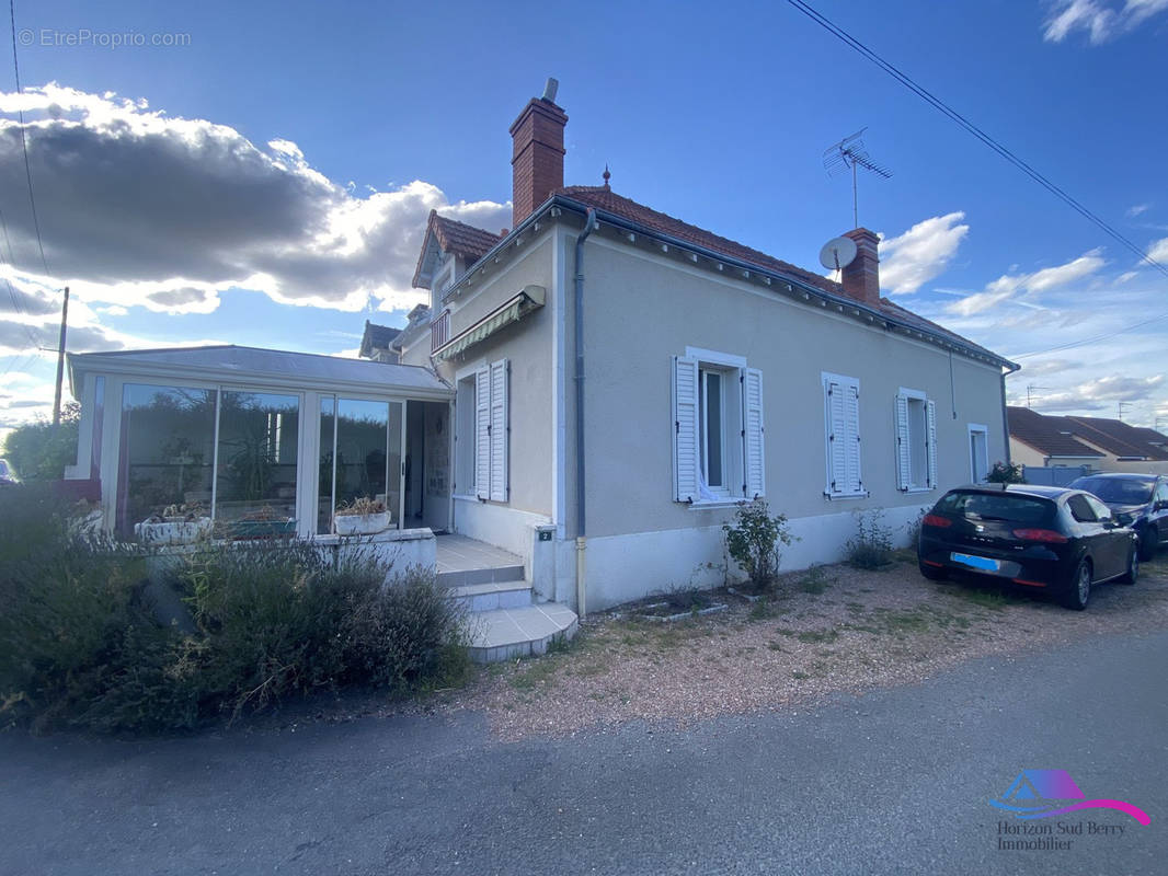 Façade-Véranda - Maison à LE CHATELET