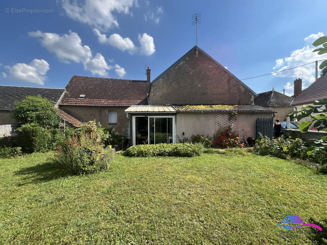 facade arrière - Maison à CHATEAUMEILLANT