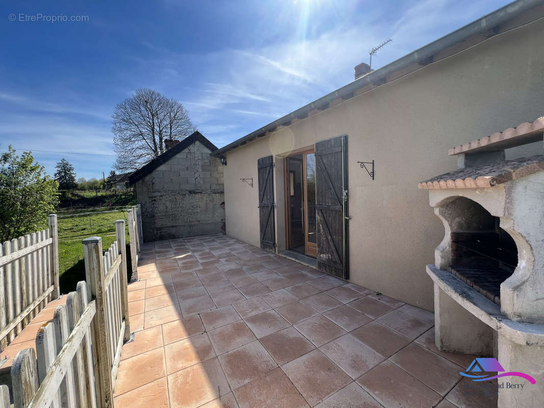 TERRASSE - Maison à SAINT-PRIEST-LA-MARCHE