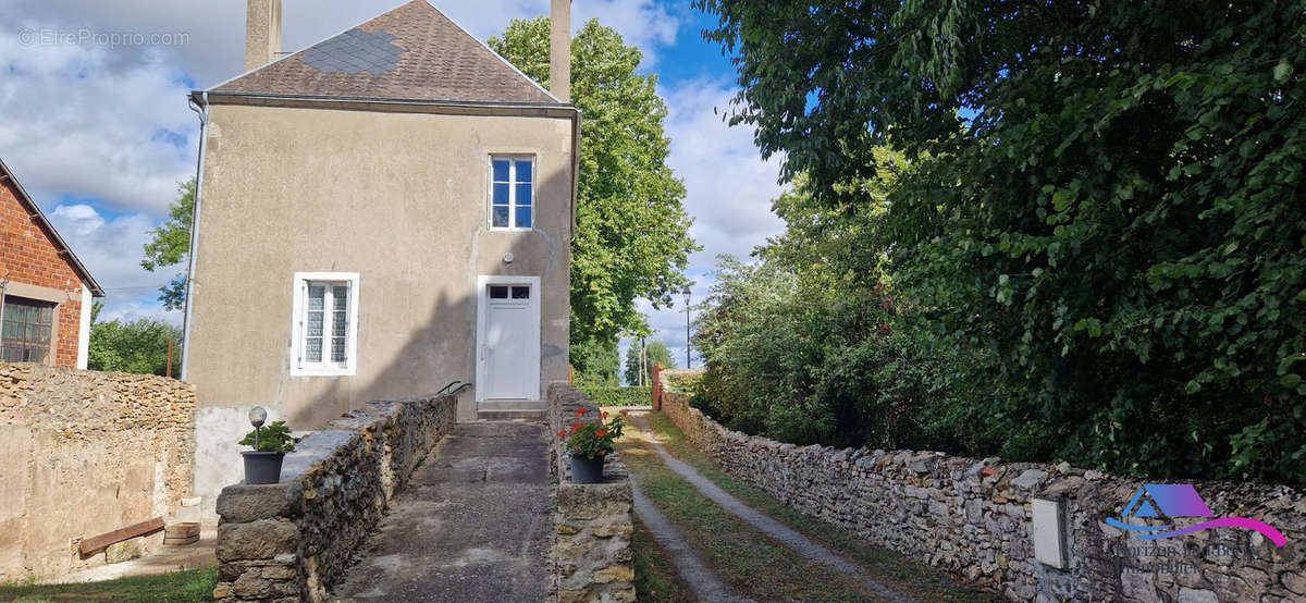 Façade arrière - Maison à CHATEAUMEILLANT