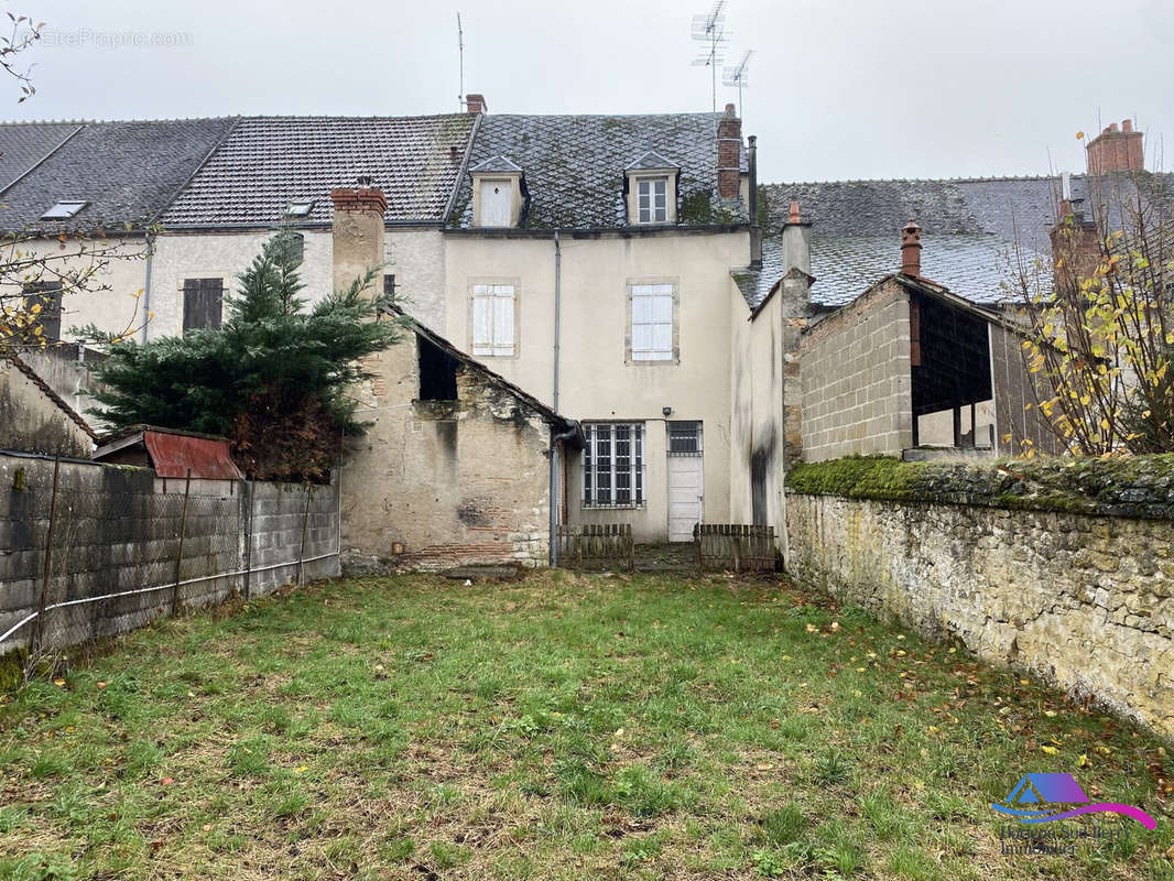 Jardin - Maison à LE CHATELET