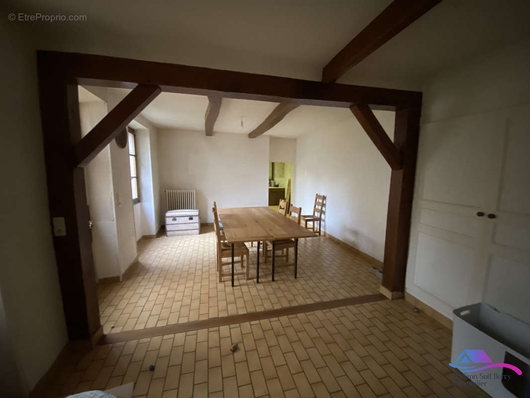 Salle à manger 8 - Maison à LE CHATELET