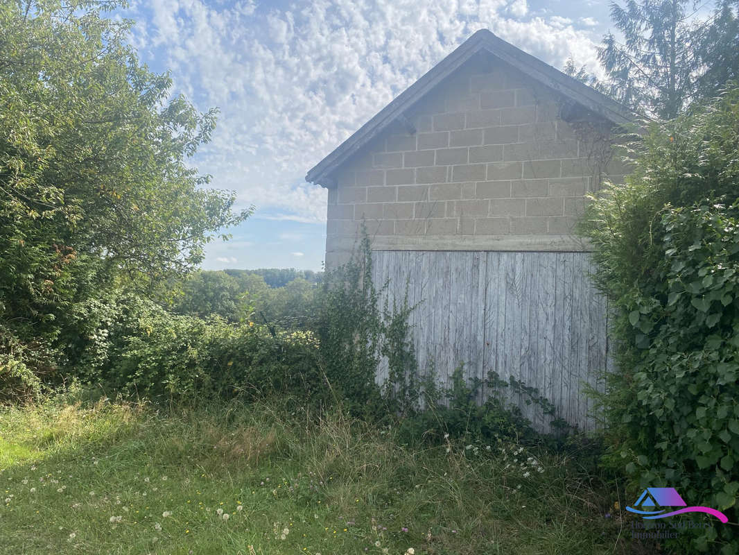 Garage - Maison à SAINT-SATURNIN