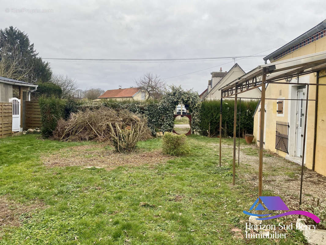 Jardin - Maison à SAINT-SATURNIN