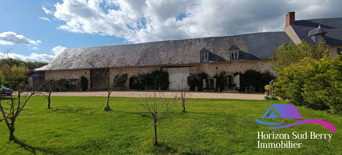 façade avant  - Maison à DUN-LE-PALESTEL