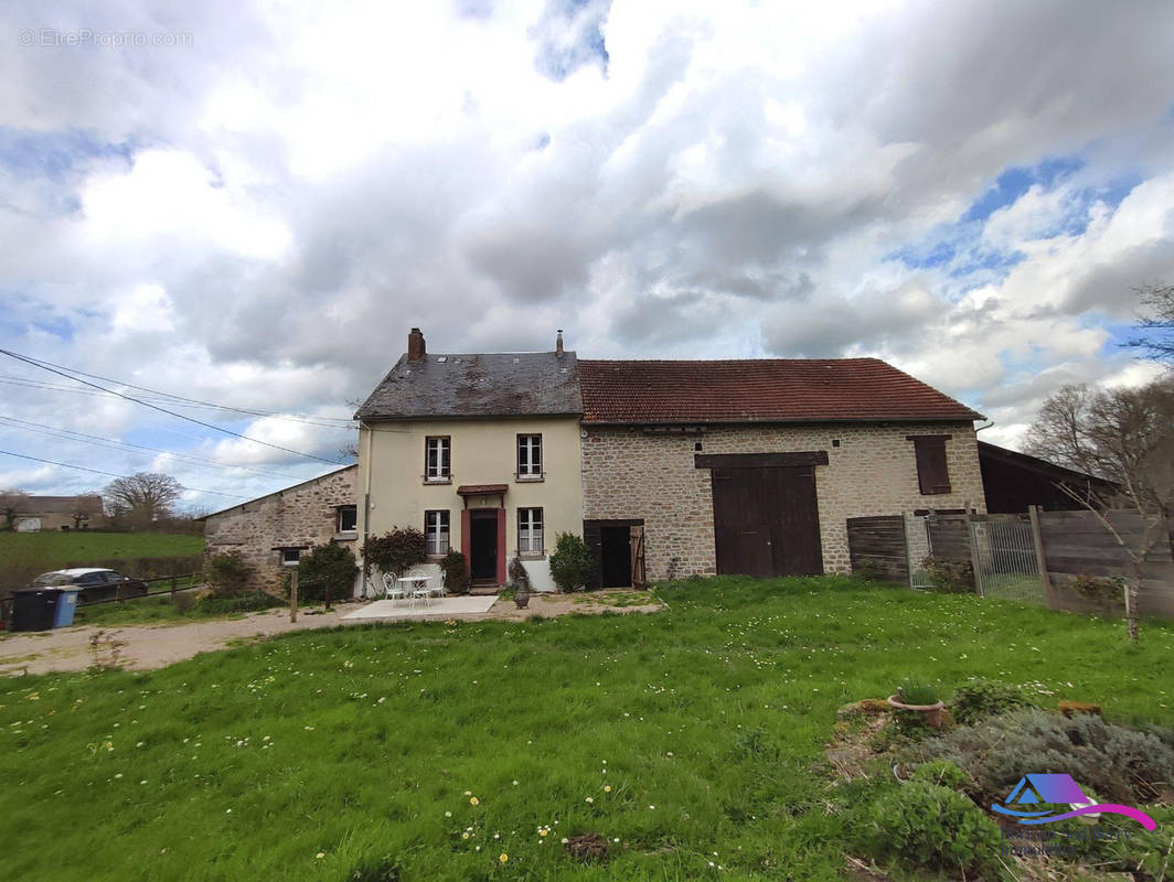 façade avant - Maison à MAISON-FEYNE