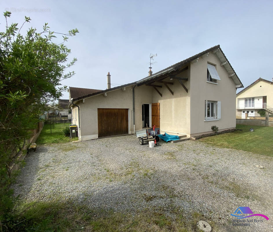 vue de devant - Maison à ORVAL