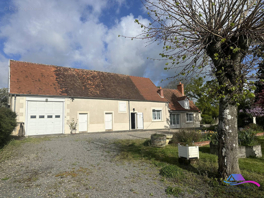 Façade de la maison  - Maison à CHATEAUMEILLANT