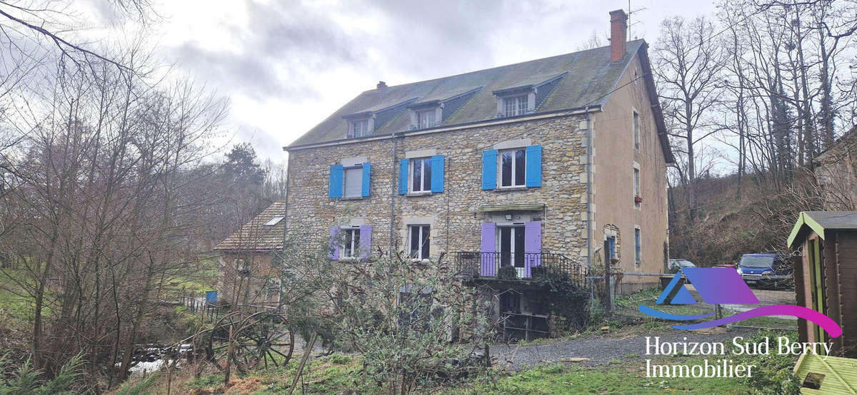 Façade arrière - Maison à SAINT-JEANVRIN