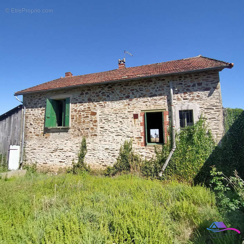 vue arrière  - Maison à PERASSAY