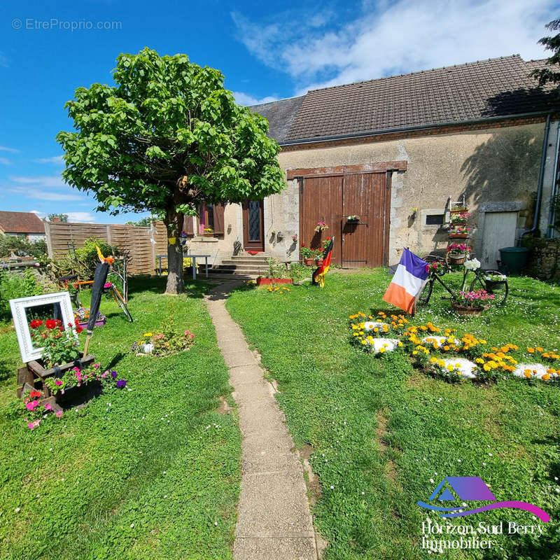 jardin avant et grange attenante - Maison à FEUSINES