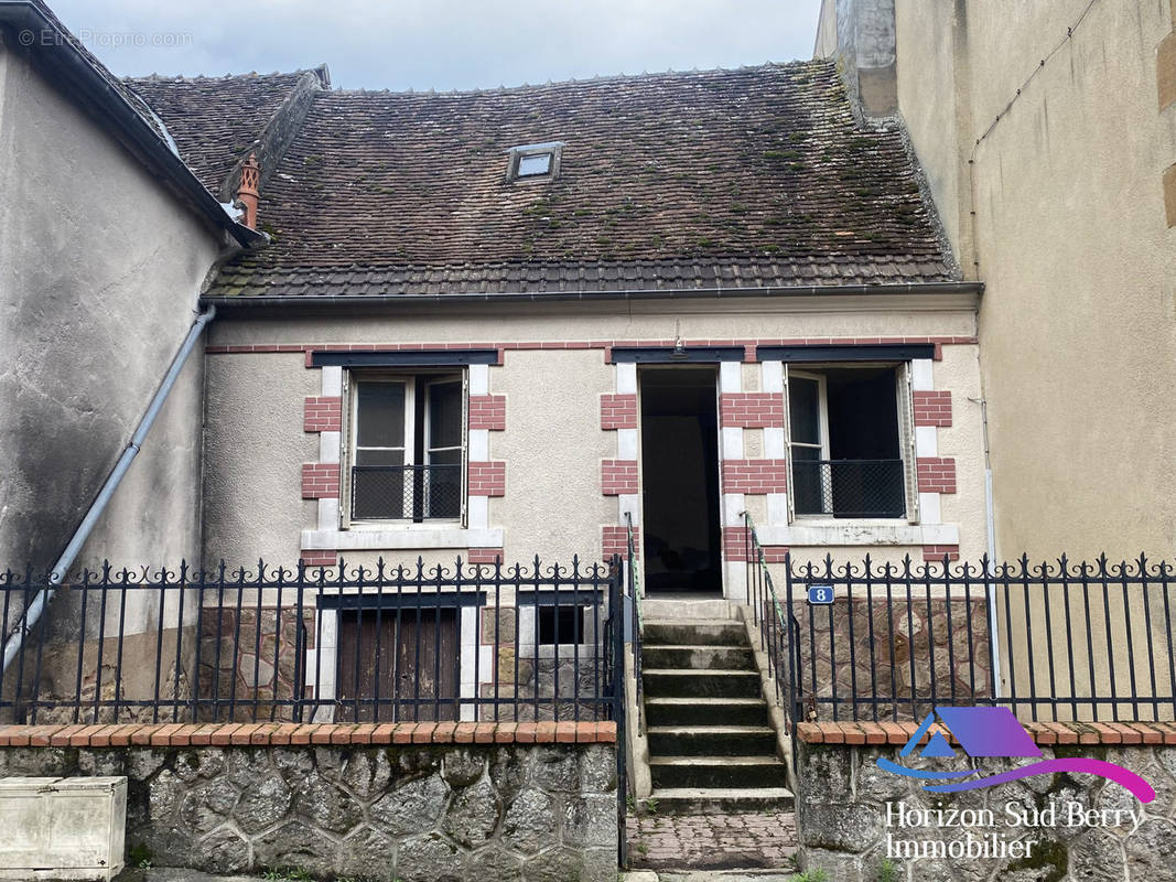 Façade - Maison à CHATEAUMEILLANT