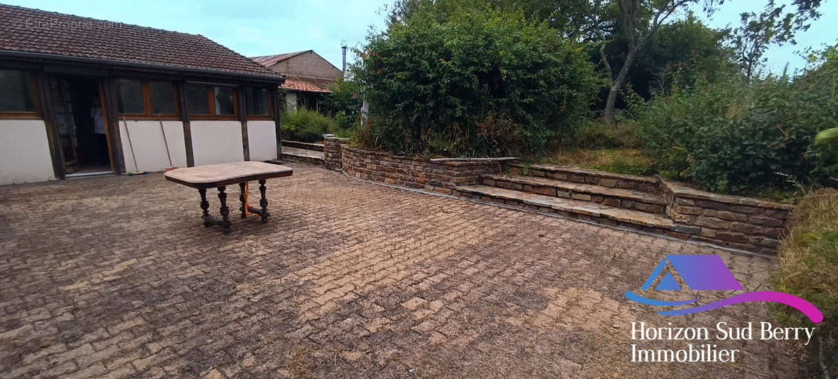 terrasse  - Maison à CHATEAUMEILLANT