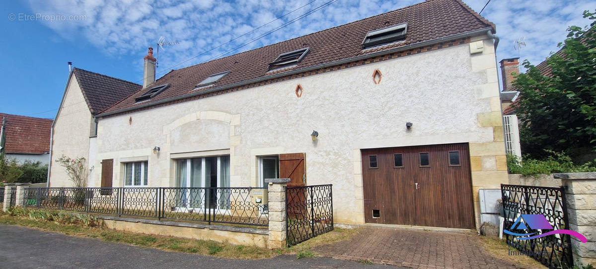 Façade - Maison à LE CHATELET