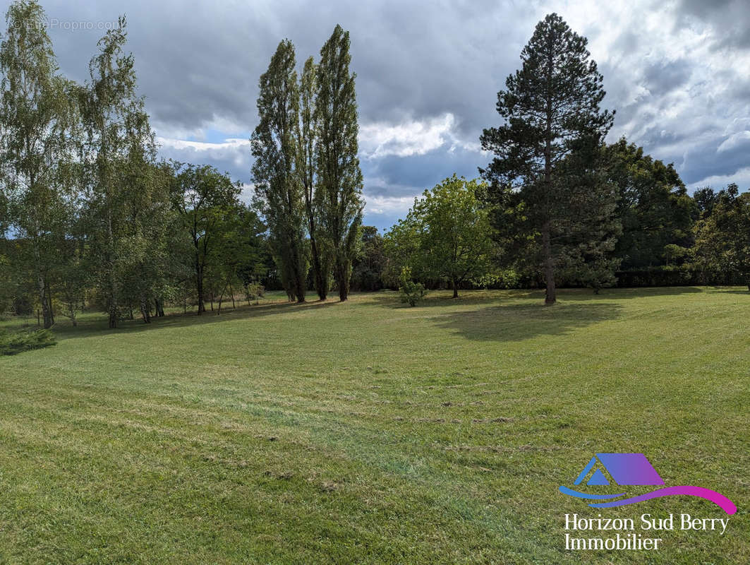 Parc - Maison à CHASSIGNOLLES