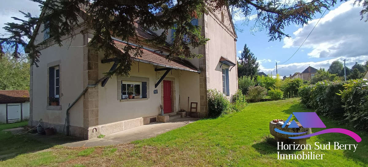 façade avant  - Maison à CHAMBON-SAINTE-CROIX