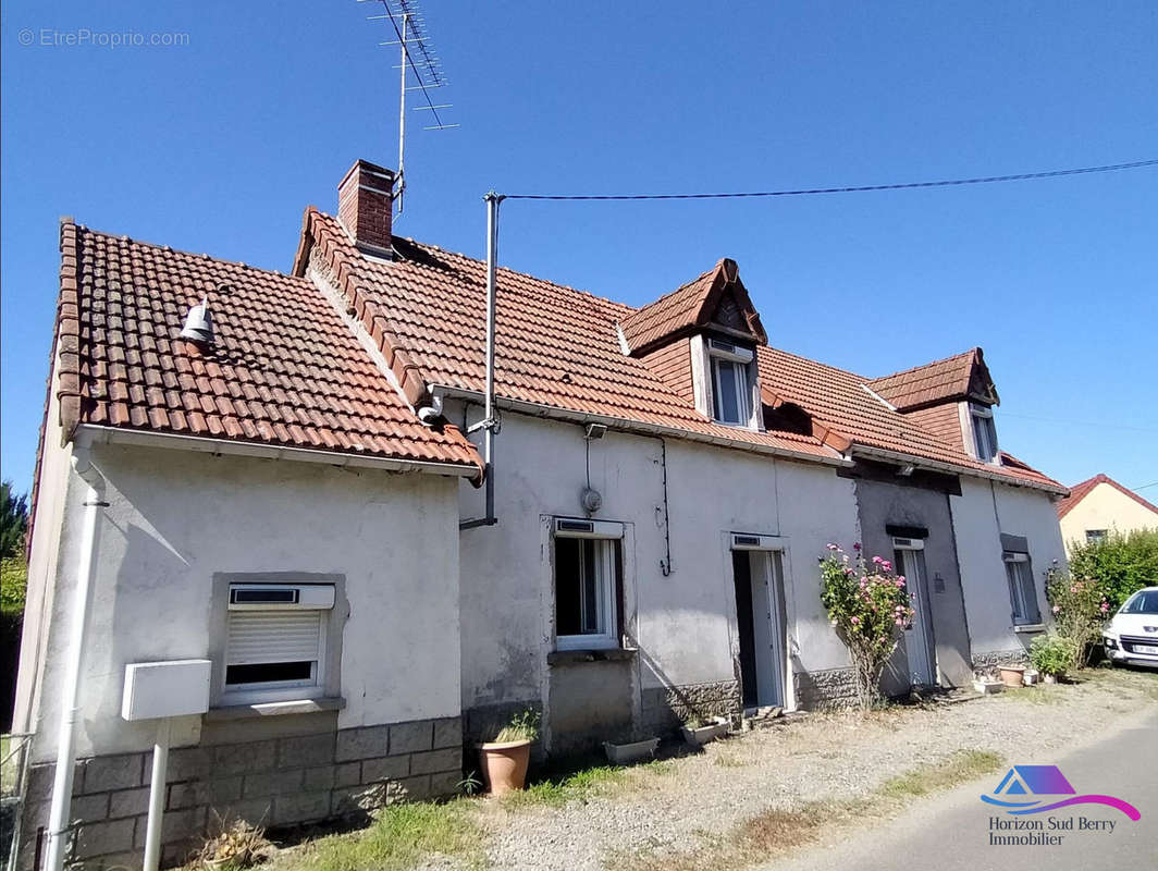 Façade - Maison à SAINT-SATURNIN