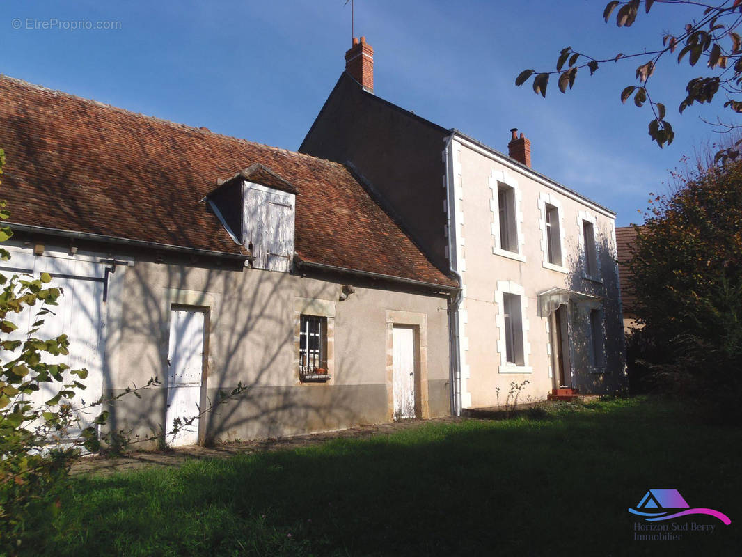 façade - Maison à LACS