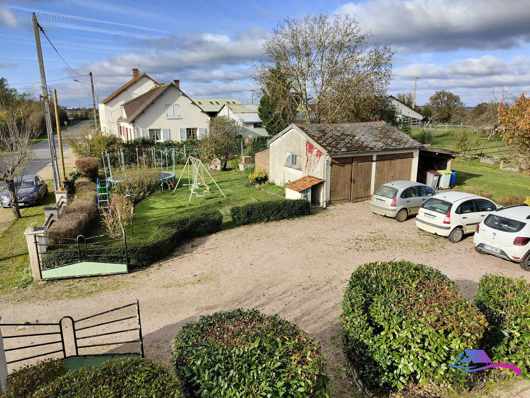 Jardin vu chambre 2 - Maison à VICQ-EXEMPLET