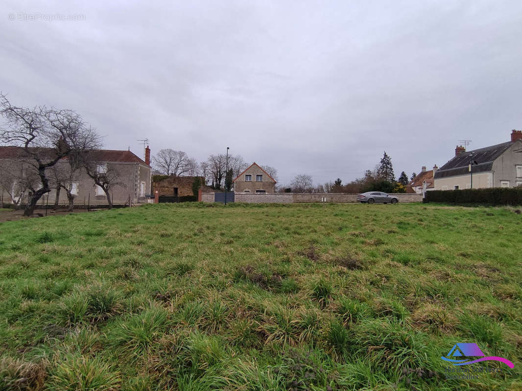 Terrain à CHATEAUMEILLANT