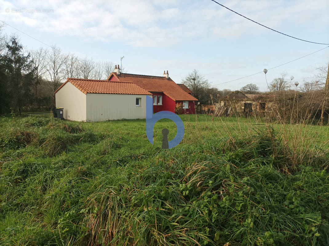 Maison à SAINT-CHRISTOPHE-DU-LIGNERON